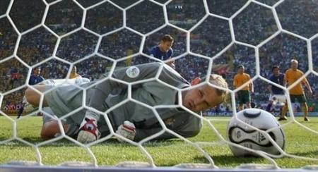 Francesco totti a marquer 1 buuuuuuuuuuuuuuutttttttttttttttttttttttttttttttttttttt